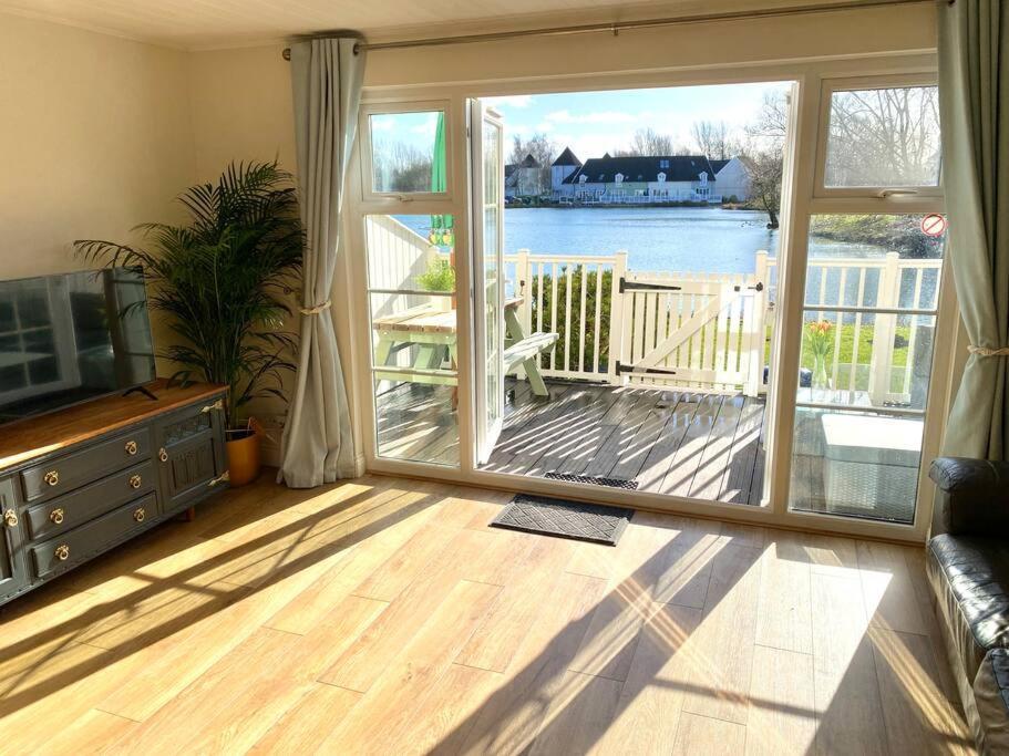 Emerald Lake House South Cerney Exterior foto